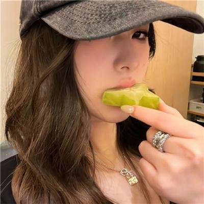 储物柜女孩